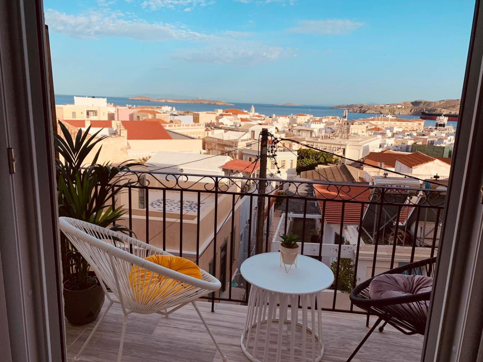 Caesar Deluxe Apartment In Ermoupoli Exterior photo