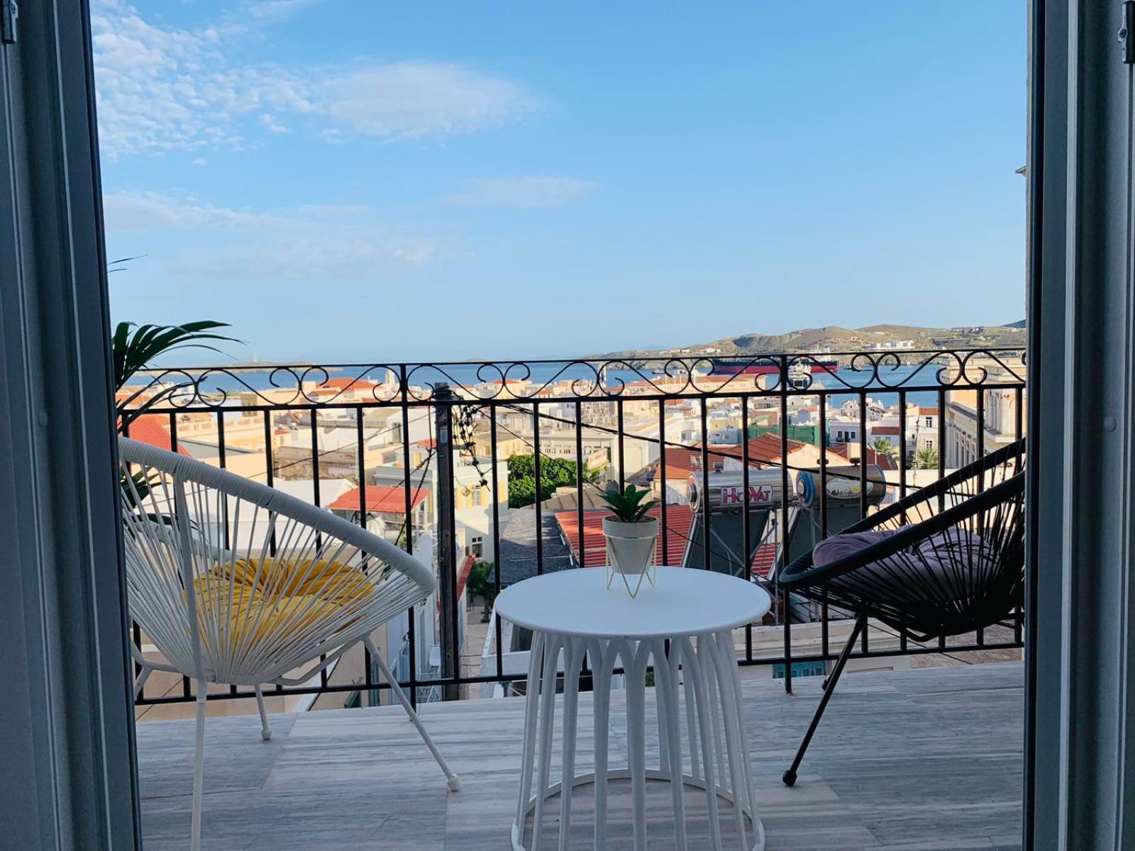 Caesar Deluxe Apartment In Ermoupoli Exterior photo